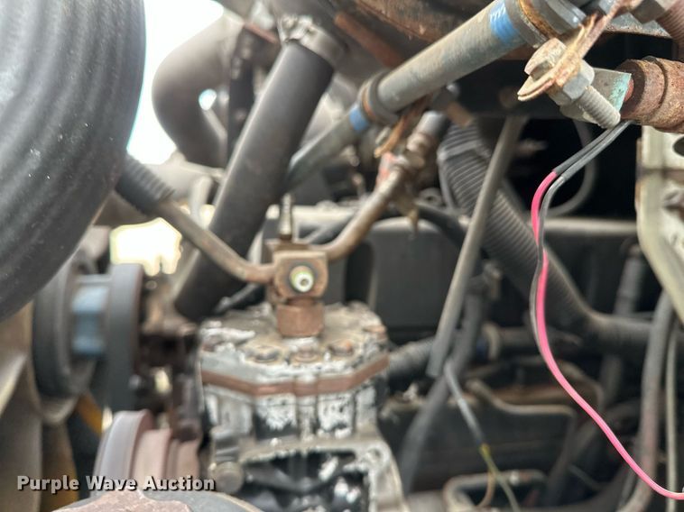 image for item DN0931 2002 International  8100 dump flatbed truck