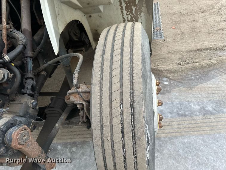 image for item DN0931 2002 International  8100 dump flatbed truck