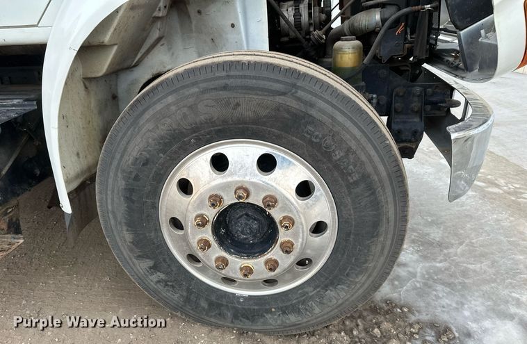 image for item DN0931 2002 International  8100 dump flatbed truck