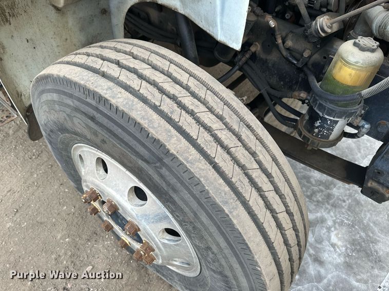 image for item DN0931 2002 International  8100 dump flatbed truck