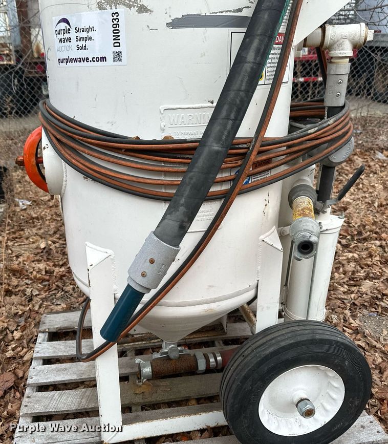 image for item DN0933 2012 Schmidt  sand blaster