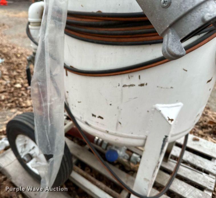 image for item DN0933 2012 Schmidt  sand blaster