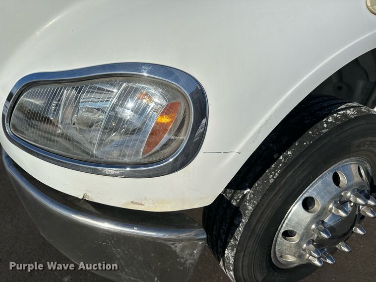 image for item DN0947 2003 Freightliner  M2 utility / service truck