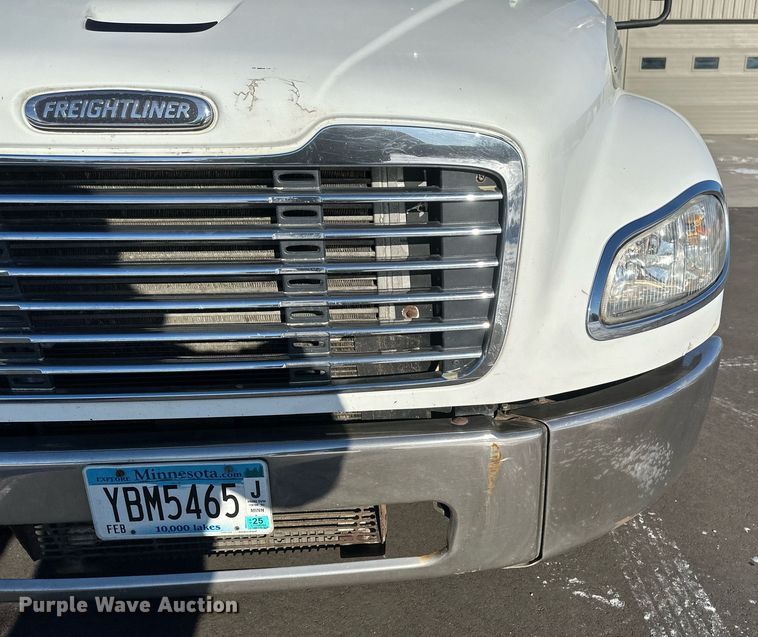 image for item DN0947 2003 Freightliner  M2 utility / service truck