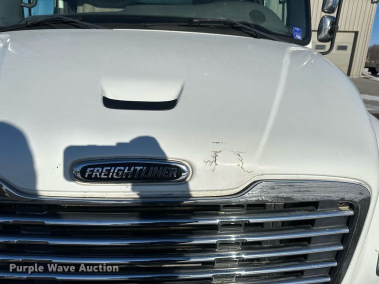 image for item DN0947 2003 Freightliner  M2 utility / service truck