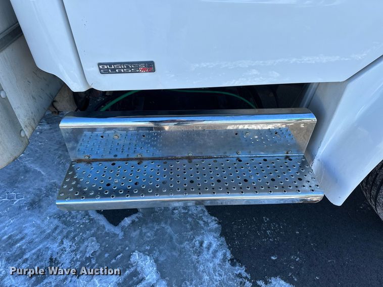 image for item DN0947 2003 Freightliner  M2 utility / service truck