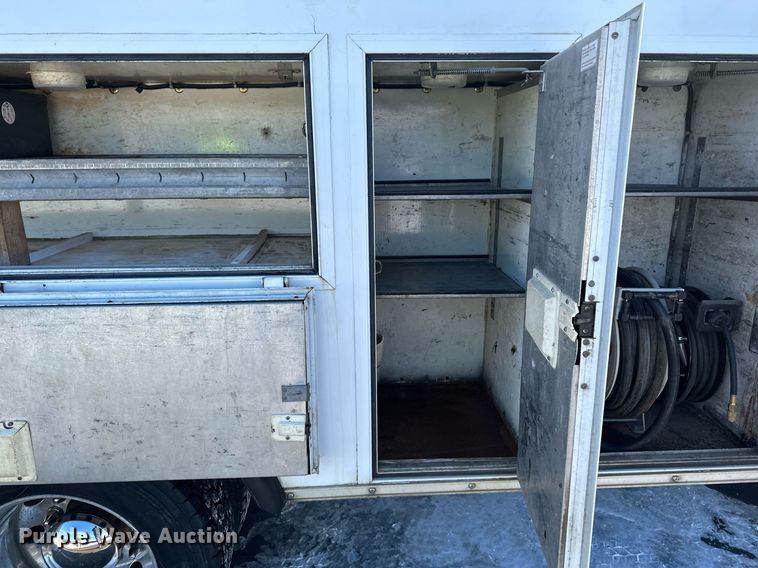 image for item DN0947 2003 Freightliner  M2 utility / service truck