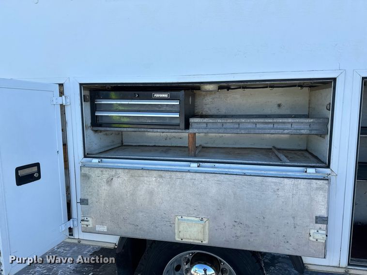 image for item DN0947 2003 Freightliner  M2 utility / service truck