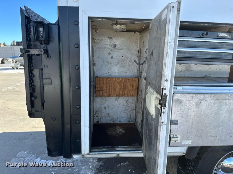 image for item DN0947 2003 Freightliner  M2 utility / service truck