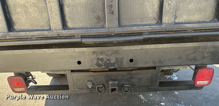 image for item DN0947 2003 Freightliner  M2 utility / service truck