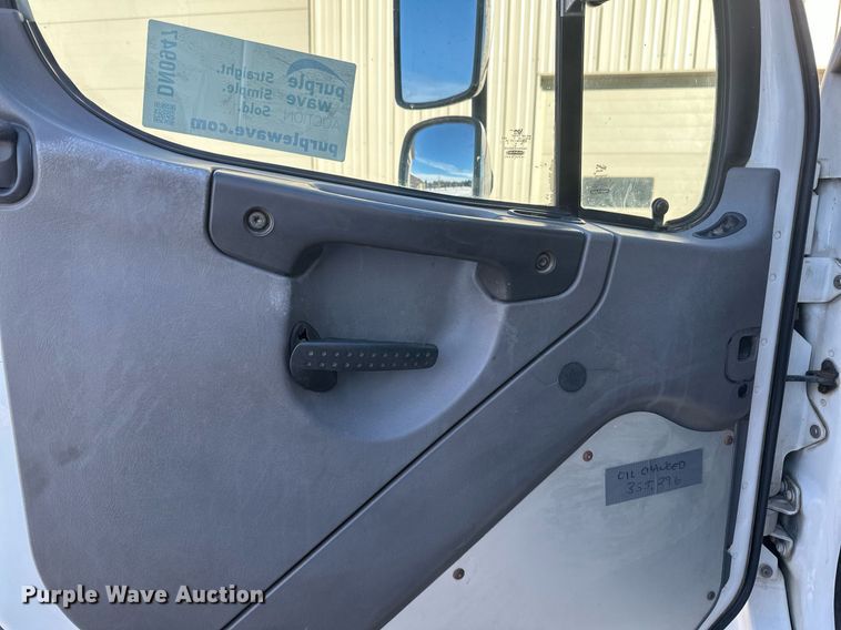 image for item DN0947 2003 Freightliner  M2 utility / service truck