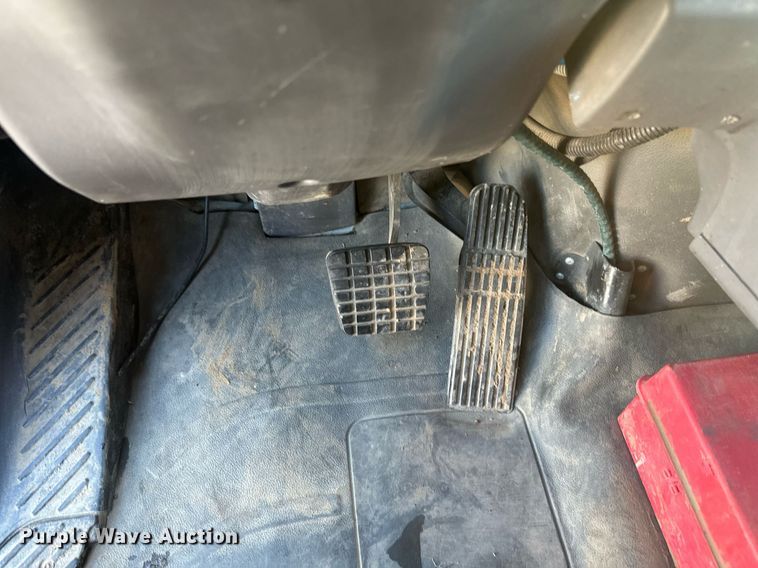 image for item DN0947 2003 Freightliner  M2 utility / service truck