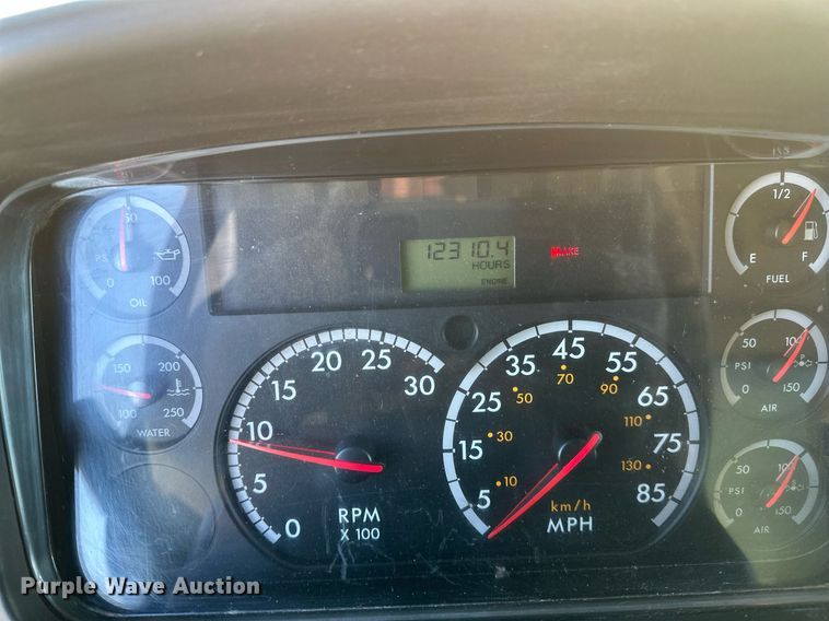 image for item DN0947 2003 Freightliner  M2 utility / service truck