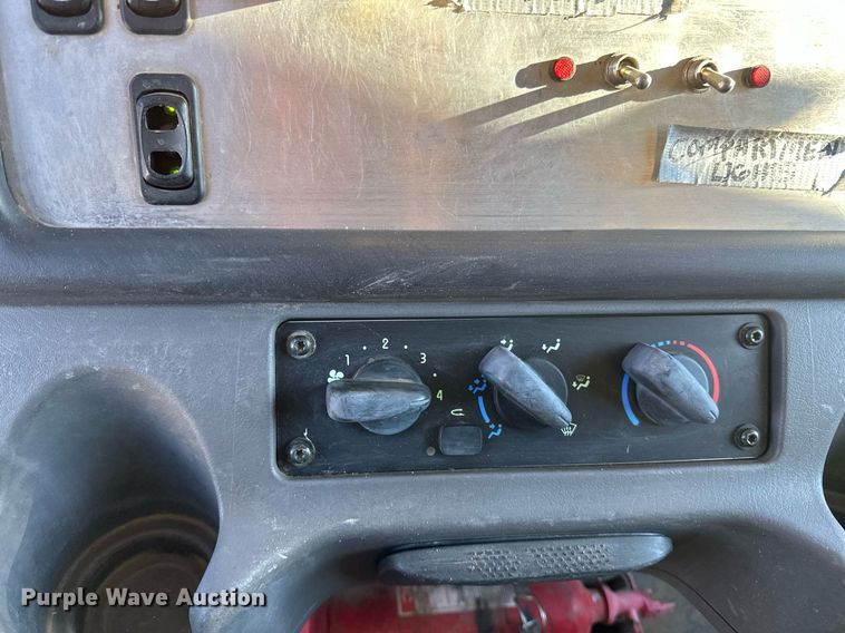 image for item DN0947 2003 Freightliner  M2 utility / service truck