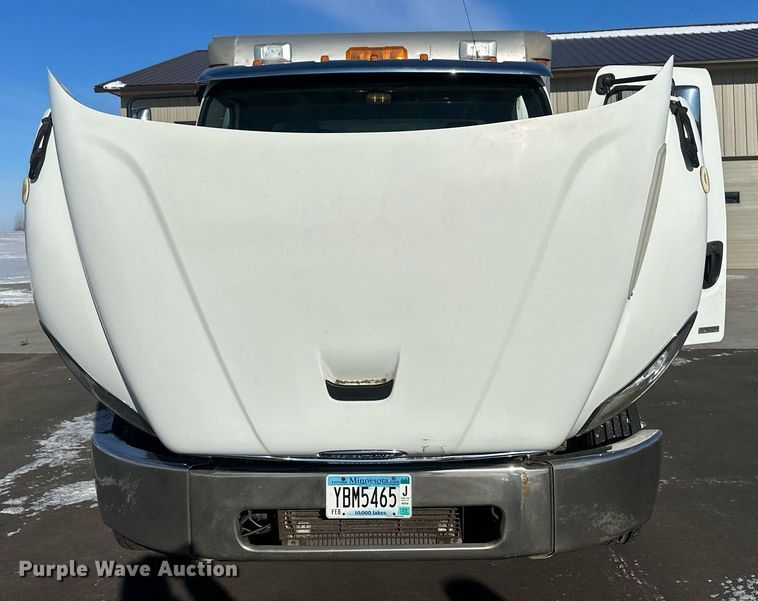 image for item DN0947 2003 Freightliner  M2 utility / service truck