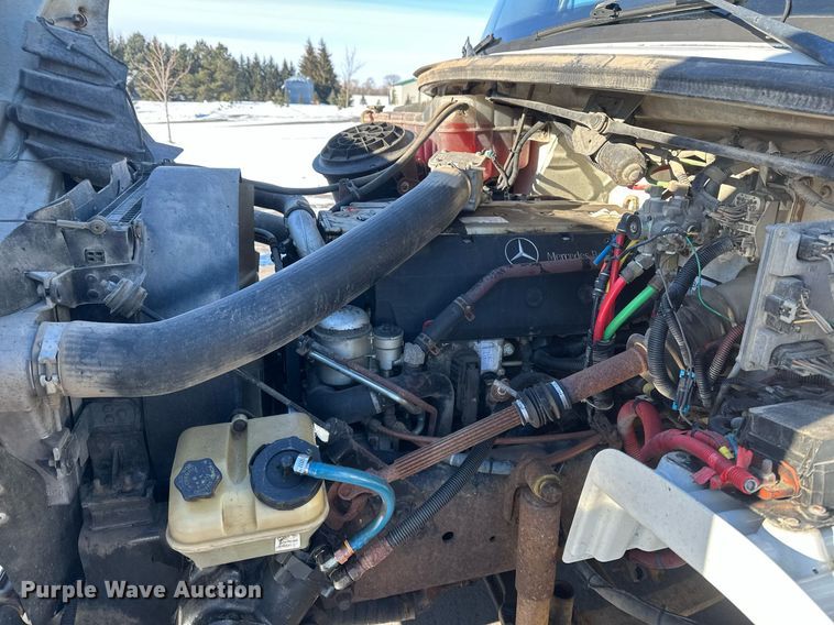 image for item DN0947 2003 Freightliner  M2 utility / service truck