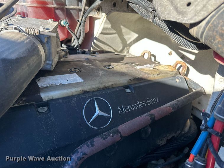 image for item DN0947 2003 Freightliner  M2 utility / service truck