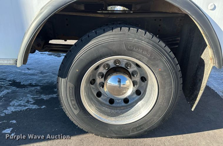 image for item DN0947 2003 Freightliner  M2 utility / service truck