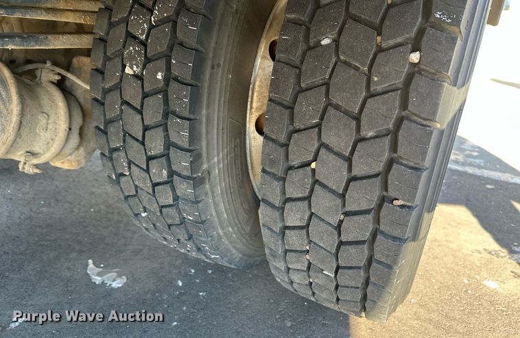 image for item DN0947 2003 Freightliner  M2 utility / service truck