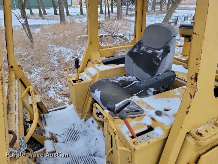 image for item DN3667 1982 Caterpillar 953 track loader