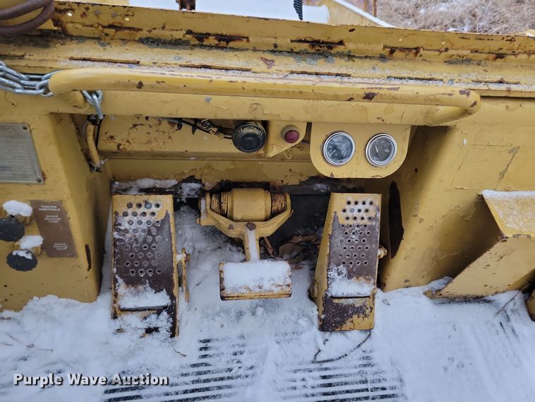 image for item DN3667 1982 Caterpillar 953 track loader