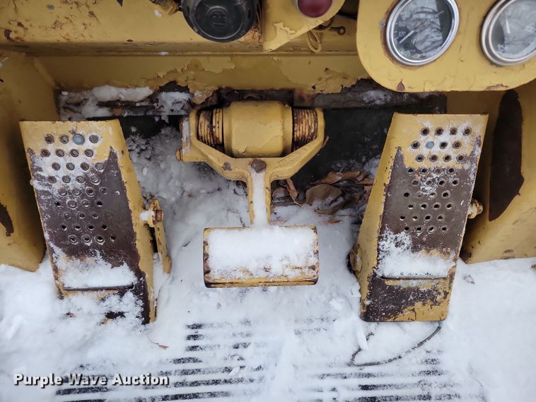 image for item DN3667 1982 Caterpillar 953 track loader