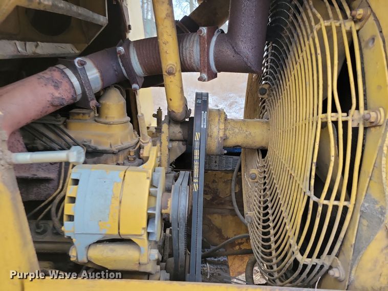 image for item DN3667 1982 Caterpillar 953 track loader