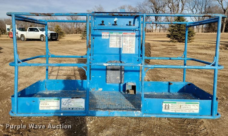 image for item DN3670 2006 Genie S-60 boom lift