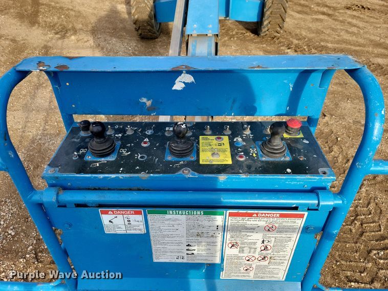 image for item DN3670 2006 Genie S-60 boom lift