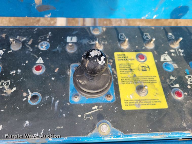 image for item DN3670 2006 Genie S-60 boom lift