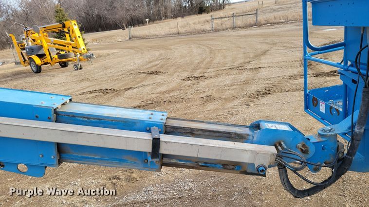 image for item DN3670 2006 Genie S-60 boom lift