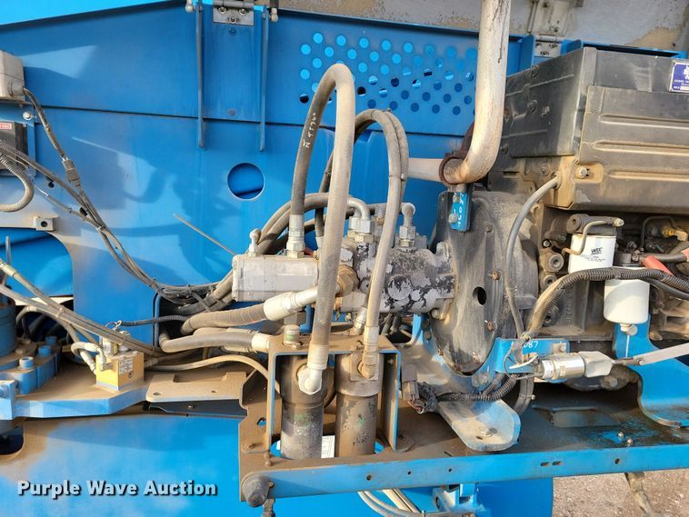 image for item DN3670 2006 Genie S-60 boom lift