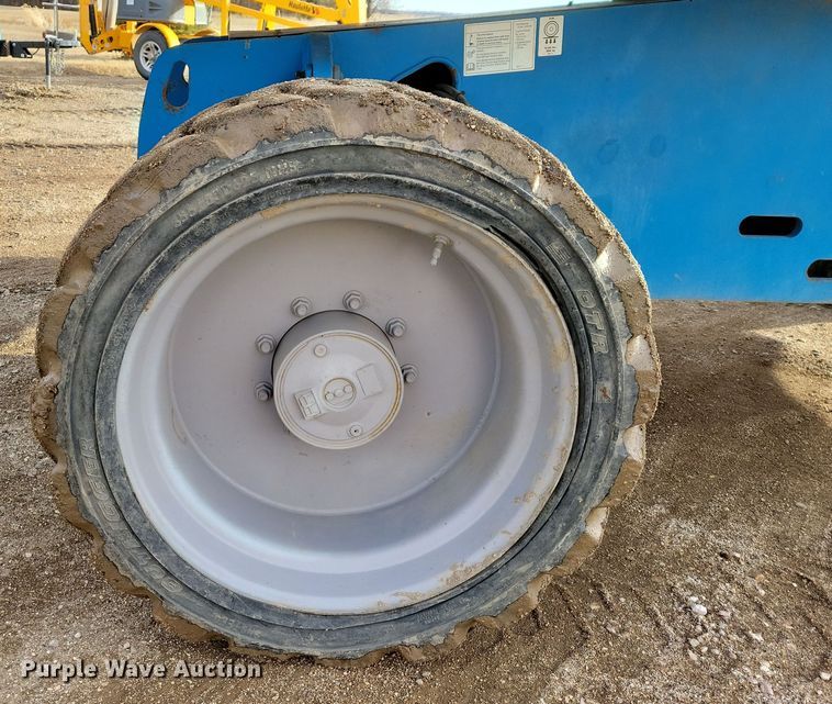 image for item DN3670 2006 Genie S-60 boom lift