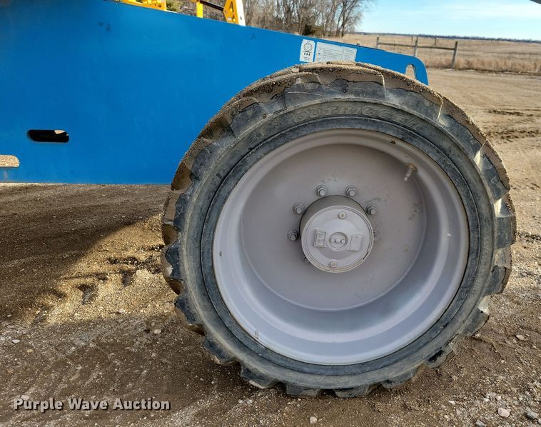 image for item DN3670 2006 Genie S-60 boom lift