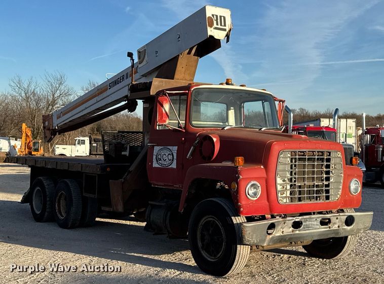 image for item DO0055 1978 Ford F800 crane truck