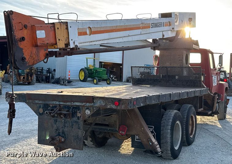 image for item DO0055 1978 Ford F800 crane truck