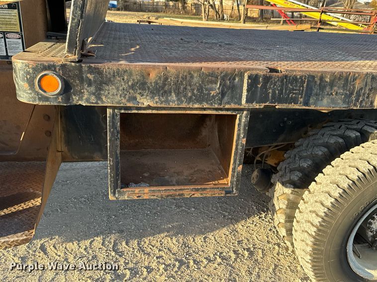 image for item DO0055 1978 Ford F800 crane truck