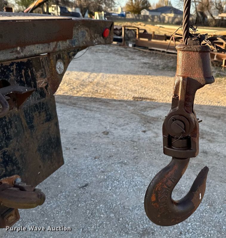 image for item DO0055 1978 Ford F800 crane truck