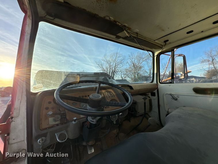 image for item DO0055 1978 Ford F800 crane truck