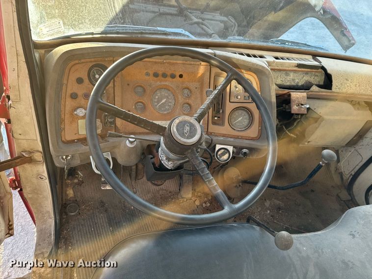 image for item DO0055 1978 Ford F800 crane truck