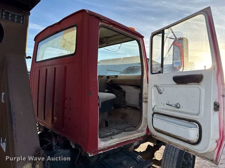 image for item DO0055 1978 Ford F800 crane truck