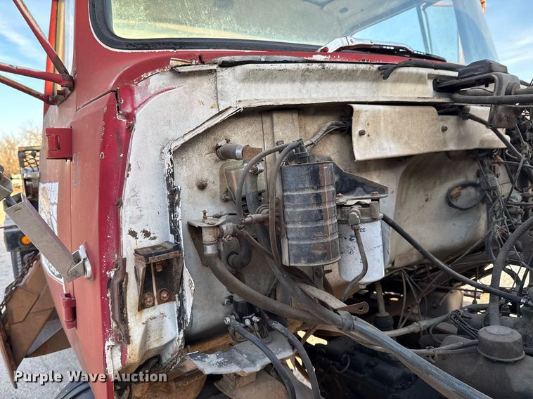 image for item DO0055 1978 Ford F800 crane truck