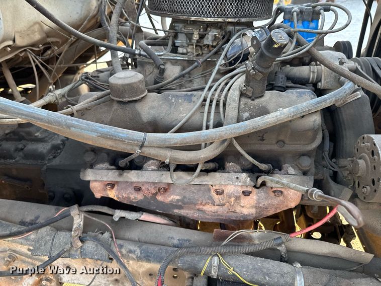 image for item DO0055 1978 Ford F800 crane truck