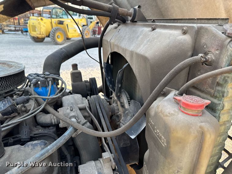 image for item DO0055 1978 Ford F800 crane truck