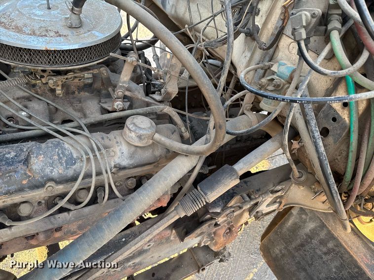 image for item DO0055 1978 Ford F800 crane truck