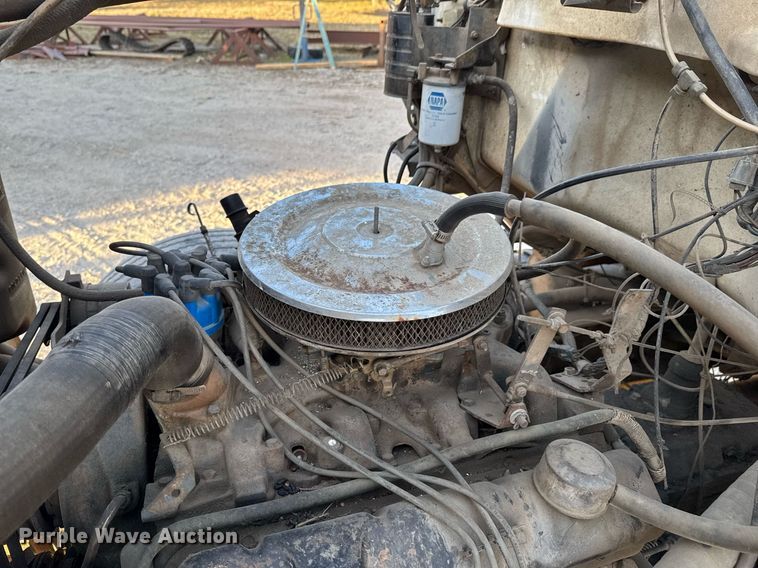 image for item DO0055 1978 Ford F800 crane truck