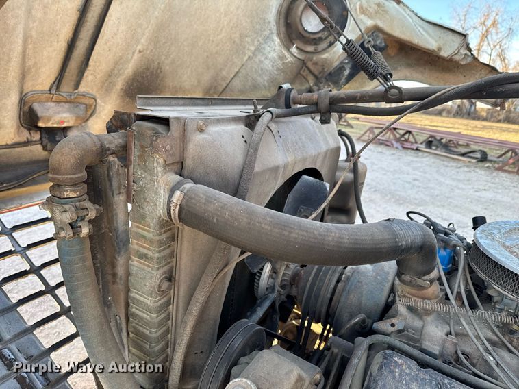 image for item DO0055 1978 Ford F800 crane truck