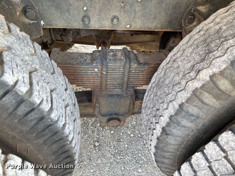 image for item DO0055 1978 Ford F800 crane truck