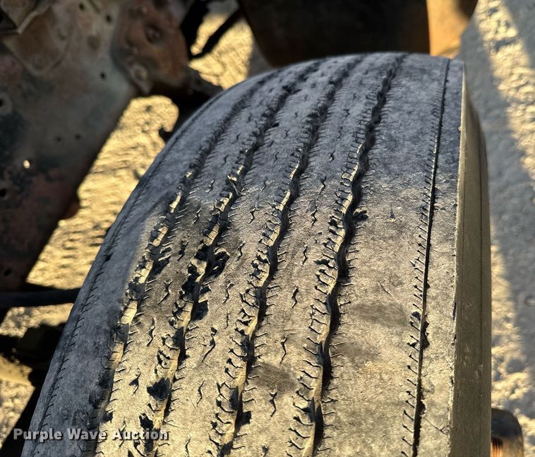 image for item DO0055 1978 Ford F800 crane truck