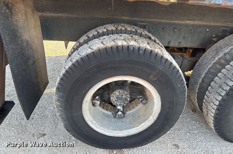 image for item DO0055 1978 Ford F800 crane truck